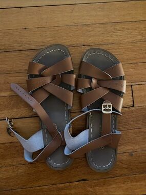 Salt Water Women’s Tan Strappy Buckle Sandals. Can go in the sea.